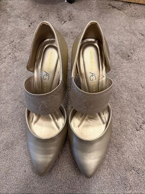 Andrew Geller Women's Gold Pointed-Toe Strap Heels size 5.5